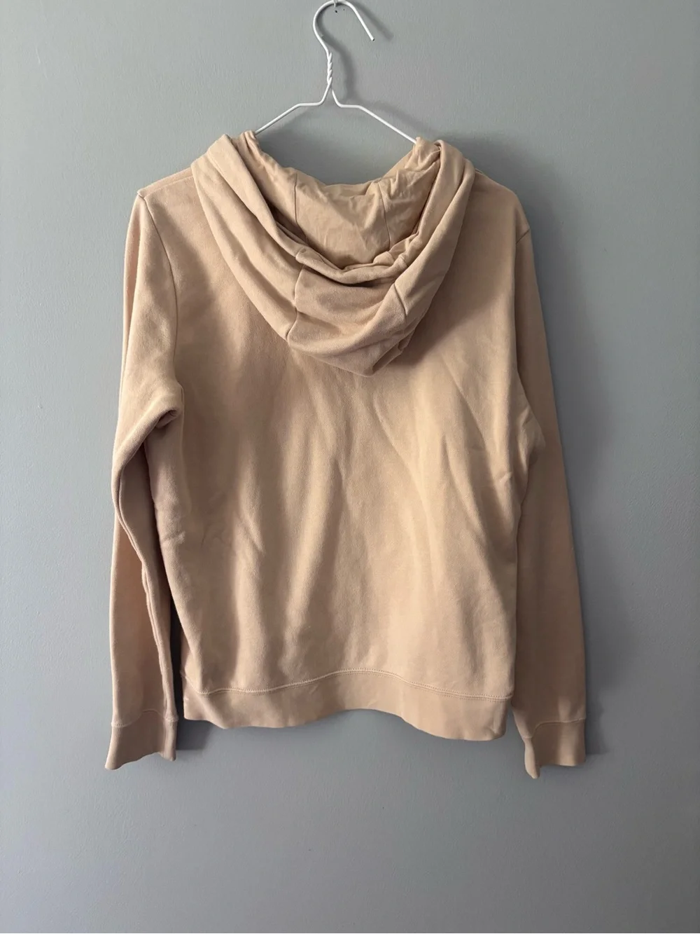 Nike Hooded Sweatshirt. Small. Tan. Good condition. Front pocket. Drawstring